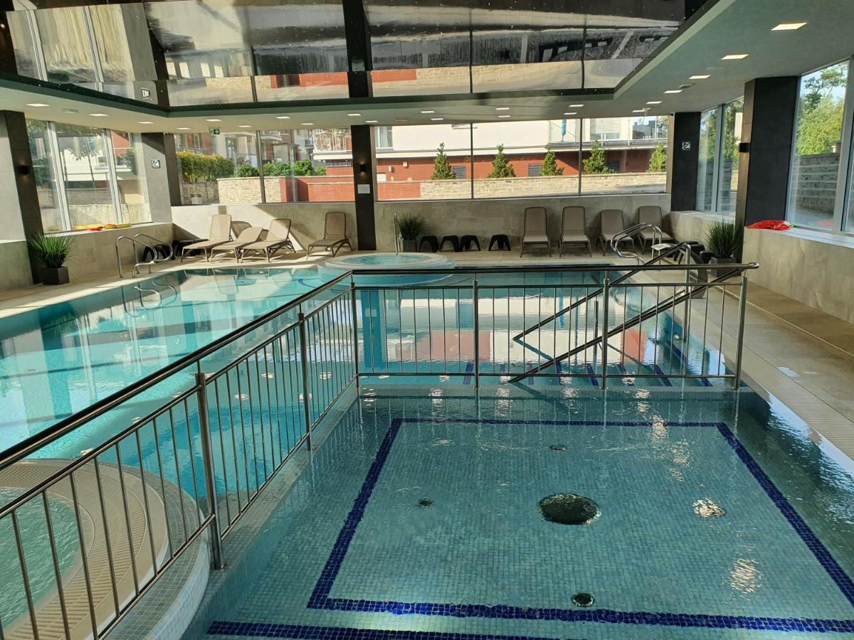 Apartament Szafir W Budynku Basenowym Morska Klifowa Rewal Extérieur photo