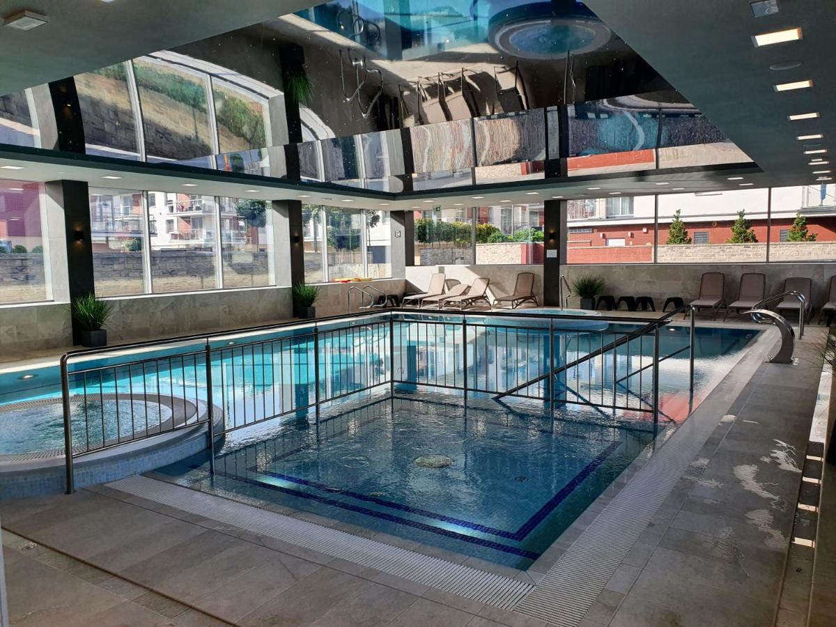 Apartament Szafir W Budynku Basenowym Morska Klifowa Rewal Extérieur photo