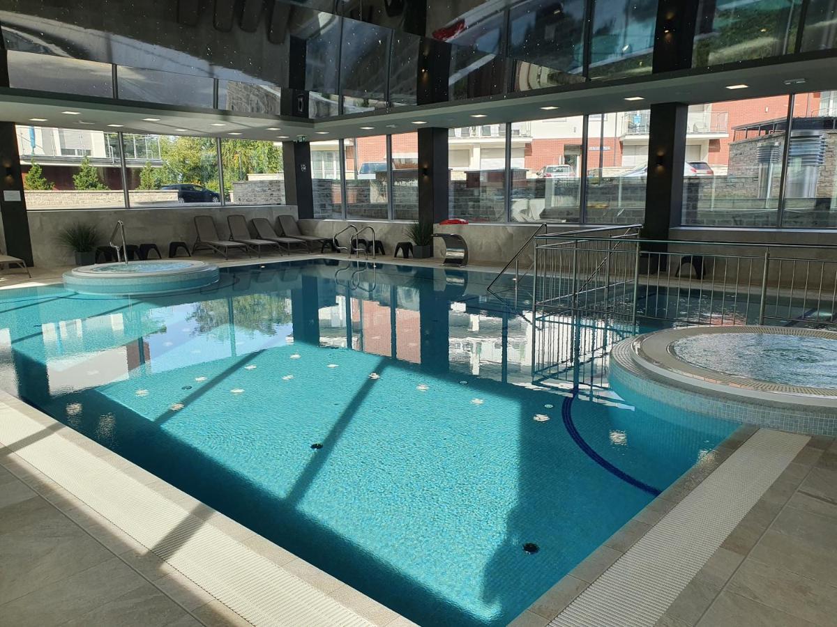 Apartament Szafir W Budynku Basenowym Morska Klifowa Rewal Extérieur photo